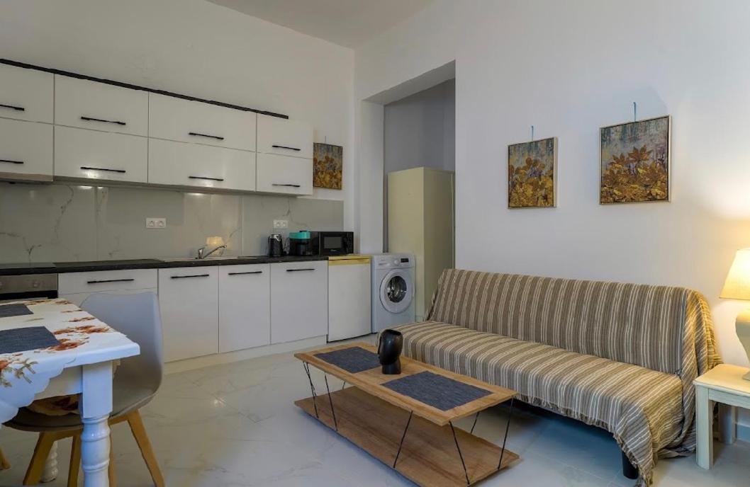 Andrianas Central House view 5