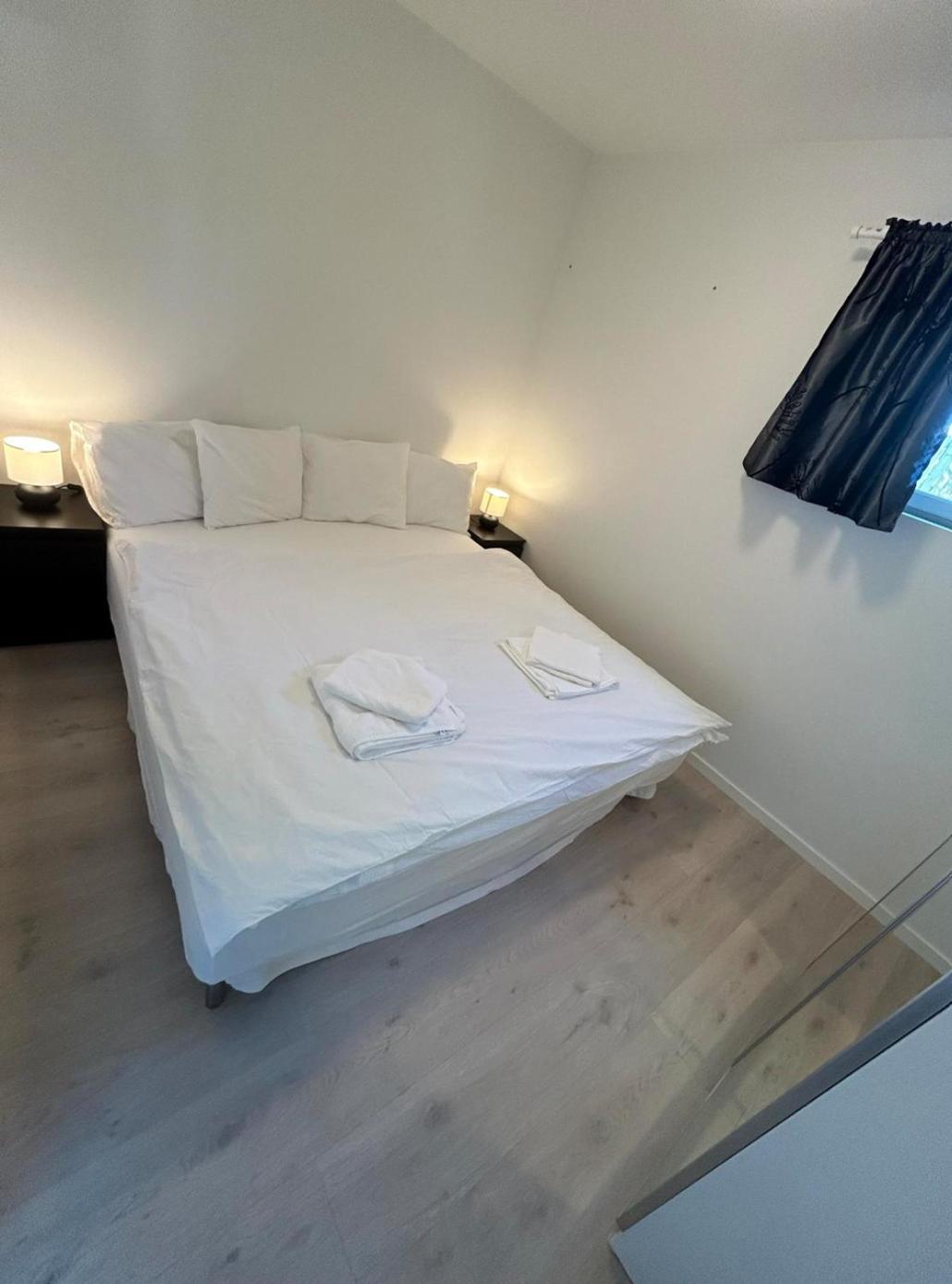 Lisas apartment, private new 1 bedroom and 1 living room with sofa bed and big windows, share with nobody, NO PARTIES view 2