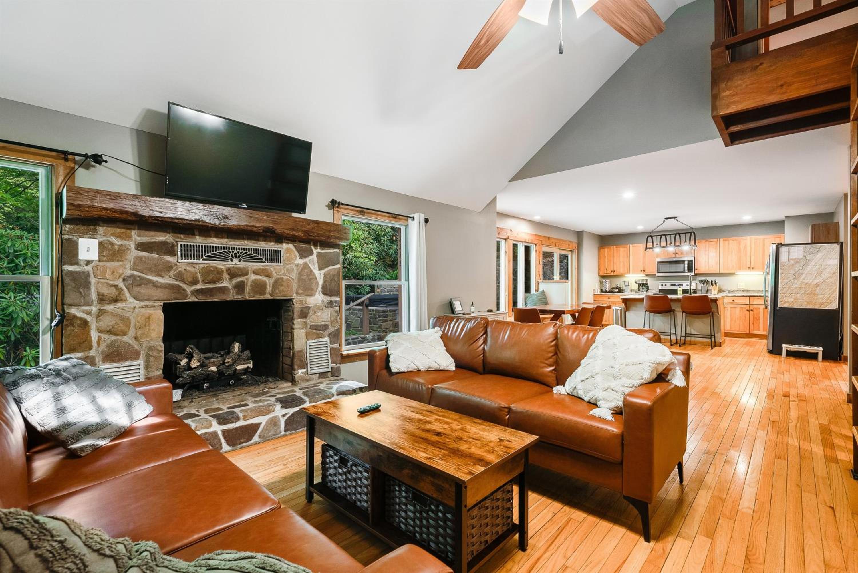 Highland Cabin 4BD/2BR near Harrisonburg VA view 4