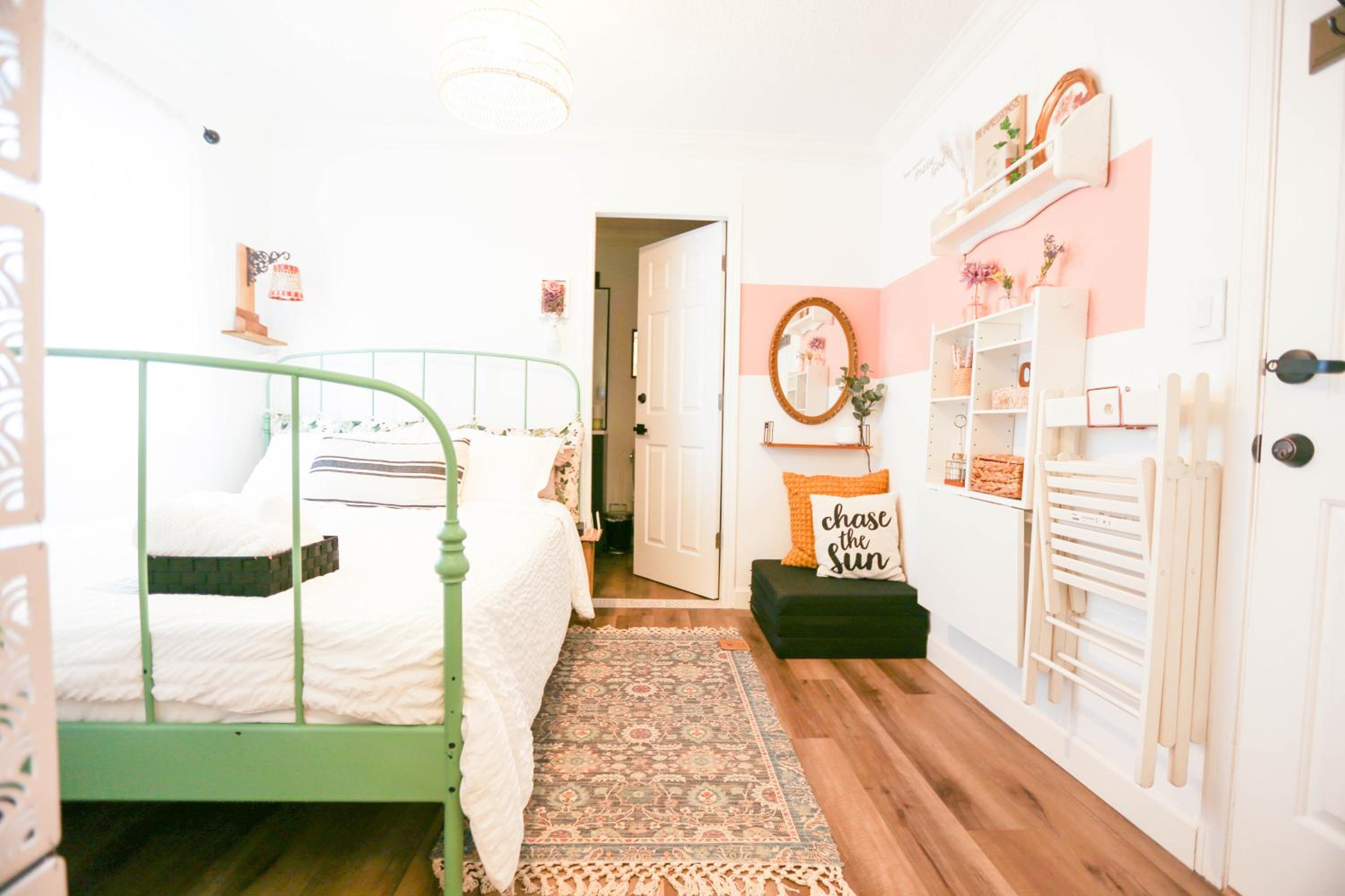 Chic Artistic Studio Suite Exceptional Luxury with Everything You Need NO need to SHARE Room