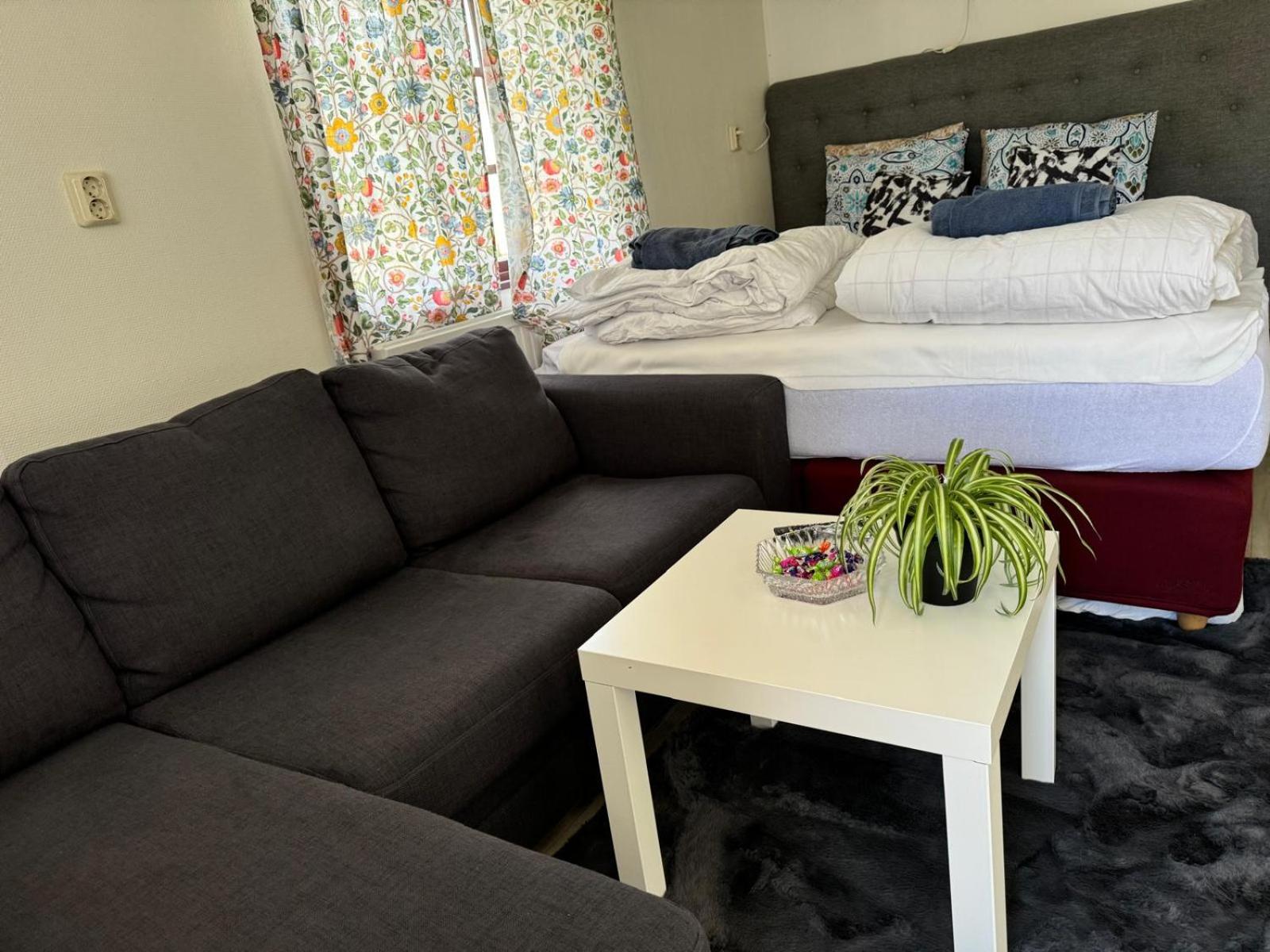 Charming Downtown Hideaway