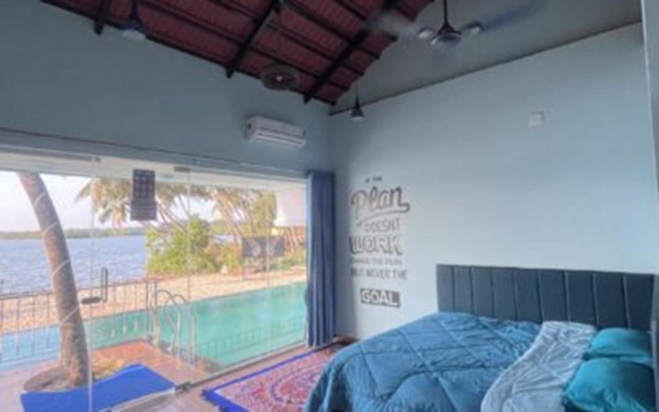 Blue Lagoon Homestay