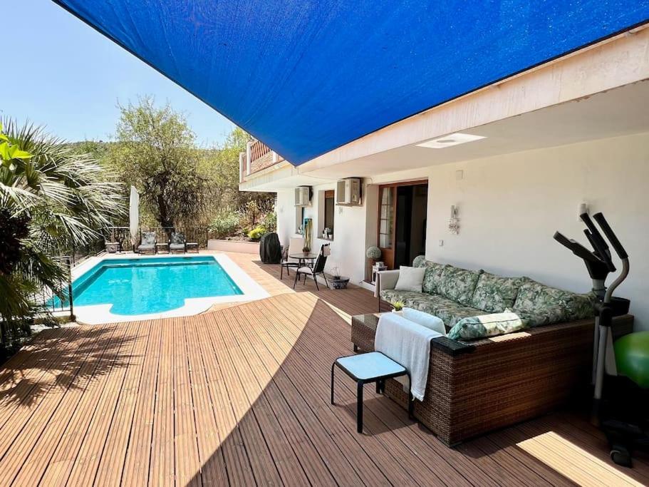 Luxury 'Pool level' Apartment - Comares