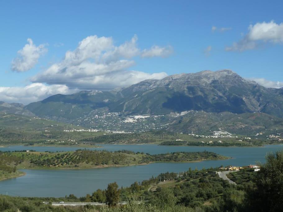 Luxury 'Pool level' Apartment - Comares