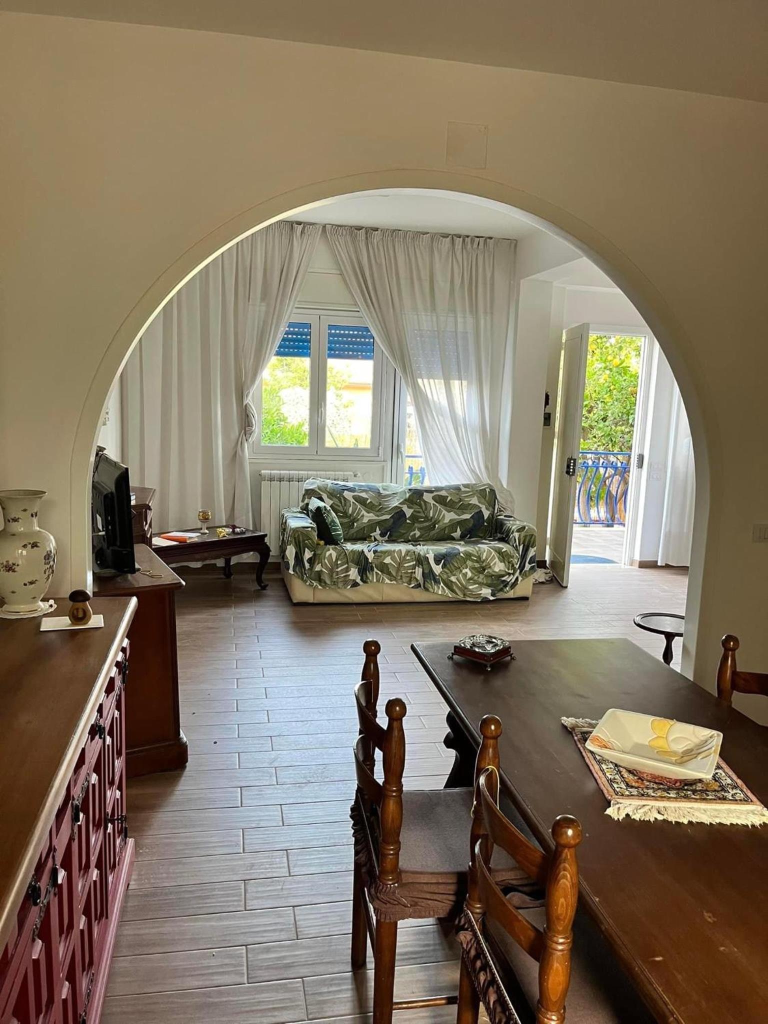 Villa del Limone , Mondello Via deucalione 18 ,via Miseno 18 view 2