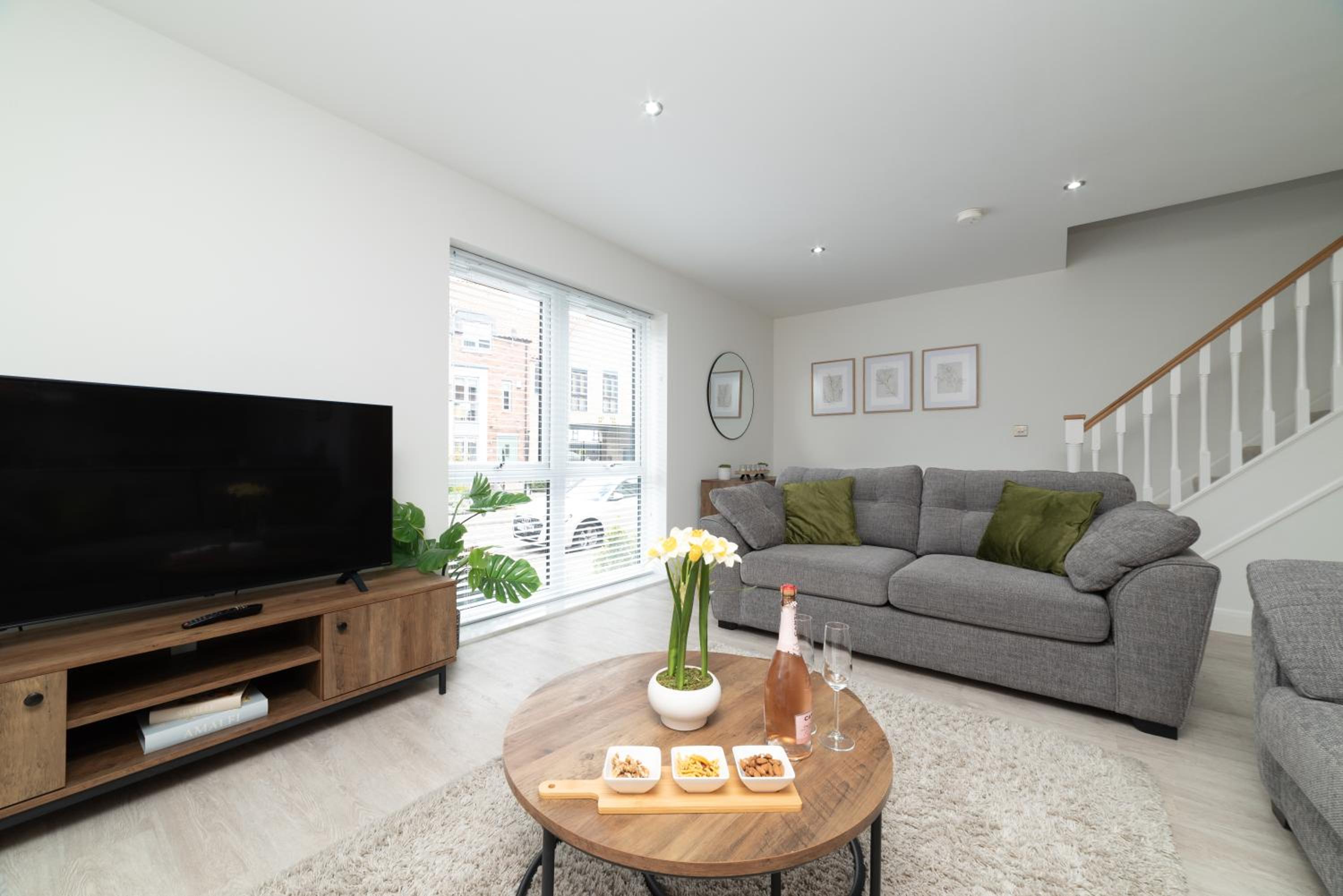 Luxury Duplex 2-Bed Apartment Fruit Market Marina view 5