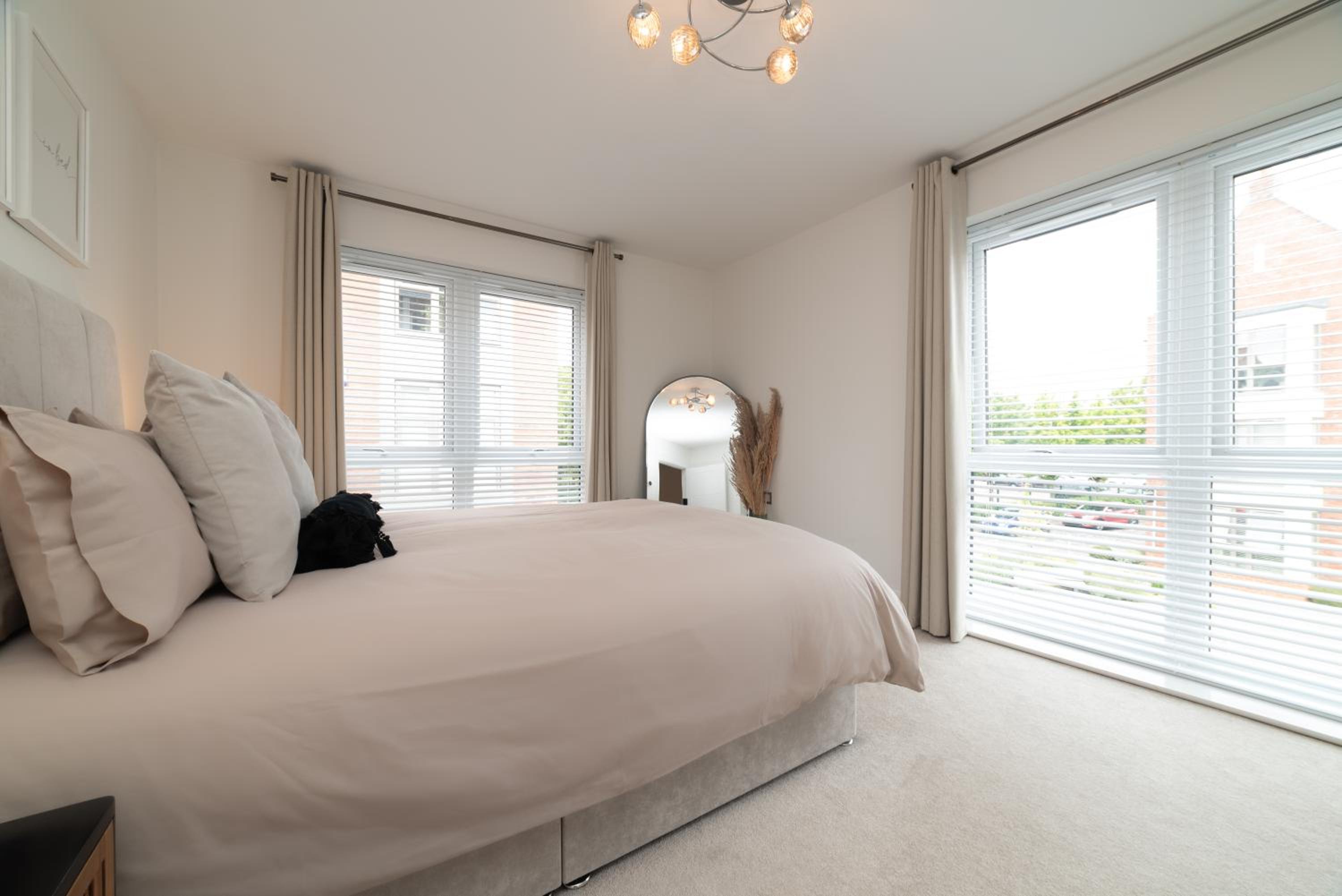 Luxury Duplex 2-Bed Apartment Fruit Market Marina view 2