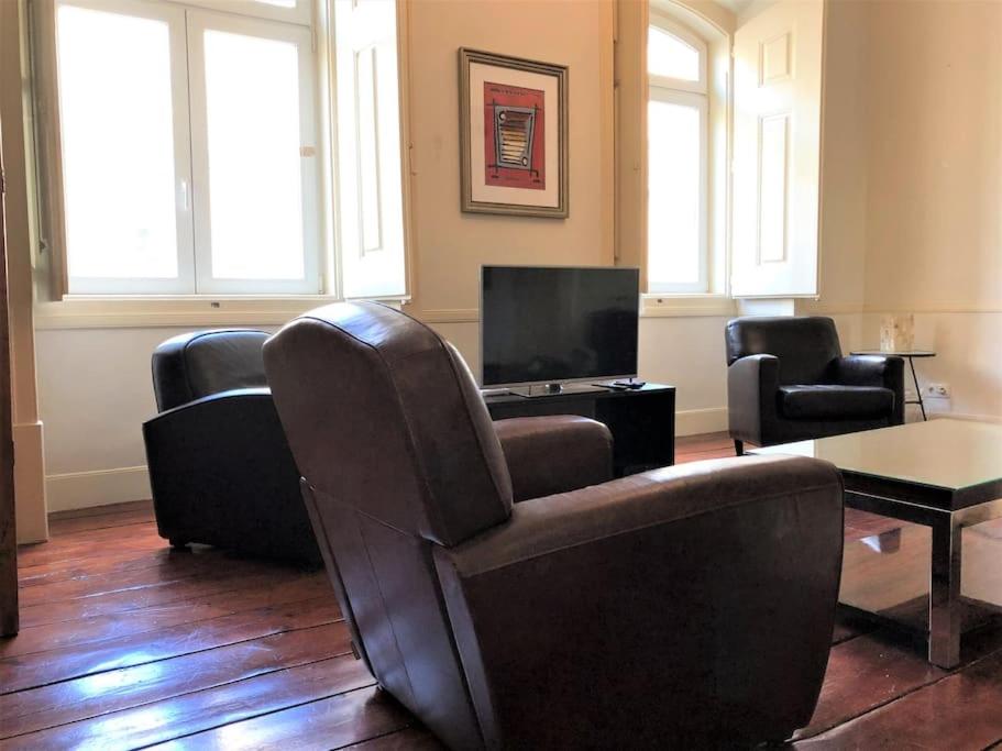 Center Baixa - 3 bedrooms apartment view 2