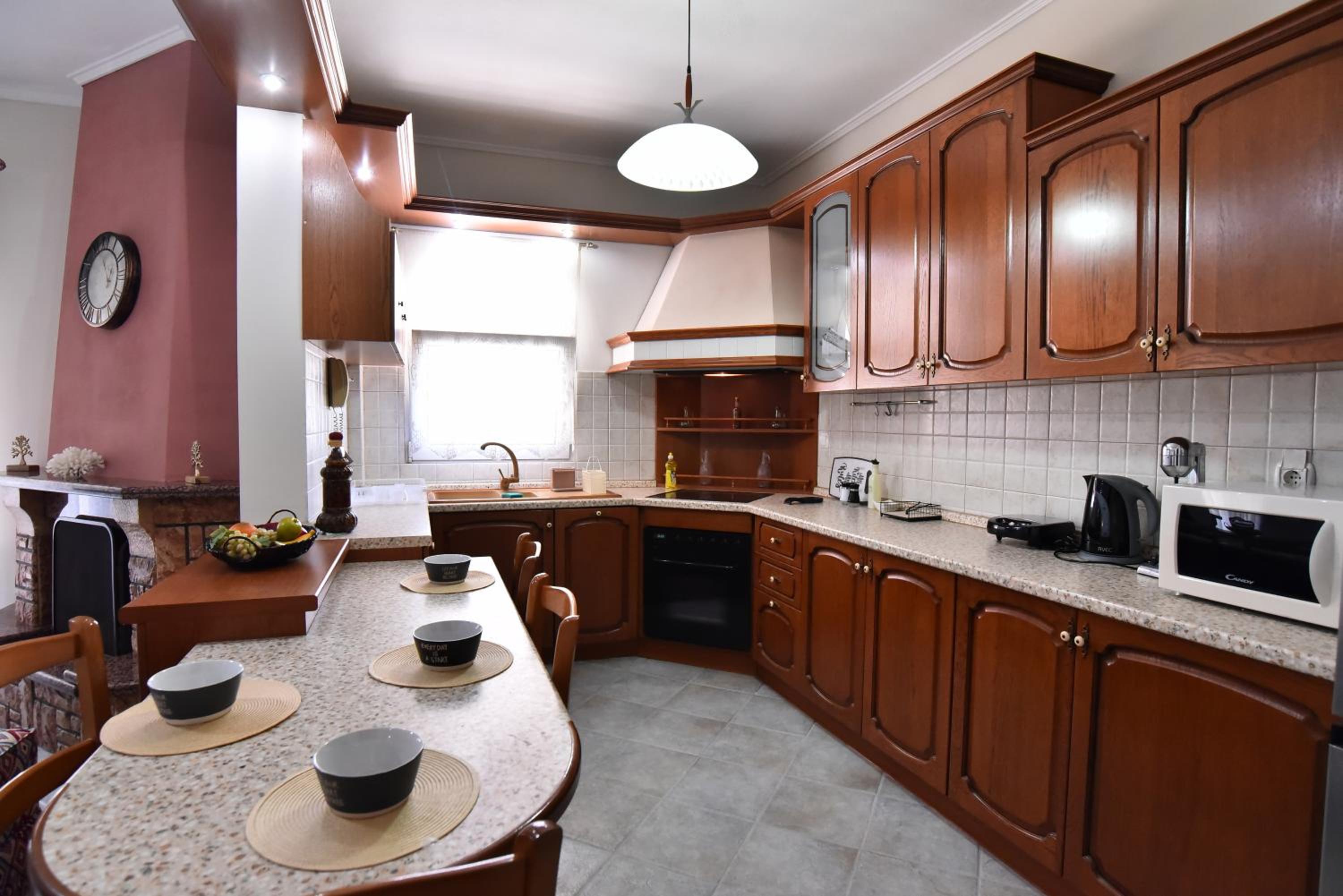 Elia Apartments