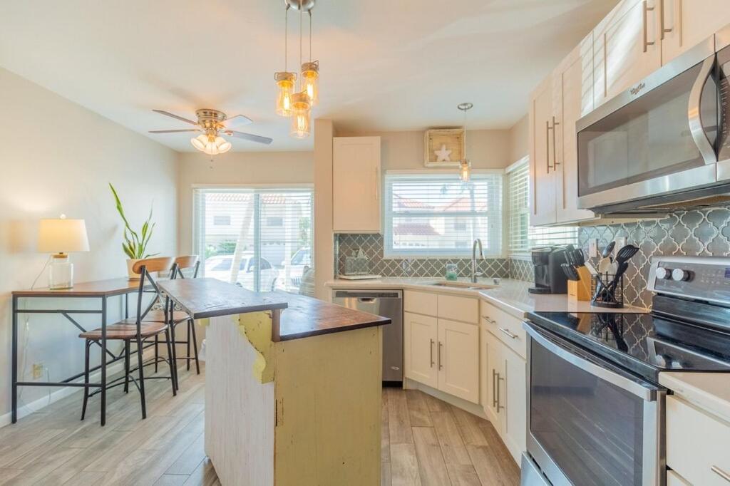 No damage Beautiful and Relaxing Condo min from St Pete beach Discnt available