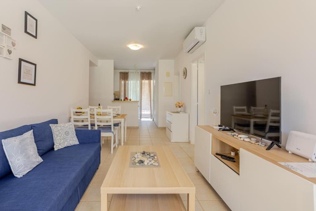 Großes Apartment in idyllischer Anlage, strandnah in Mandria, Paphos
