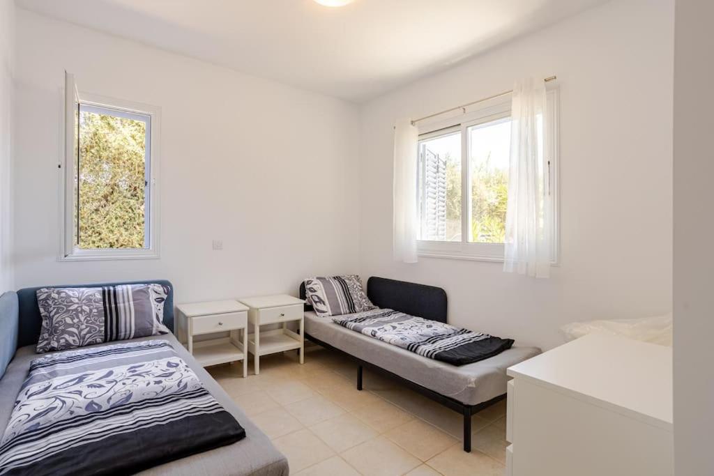 Großes Apartment in idyllischer Anlage, strandnah in Mandria, Paphos