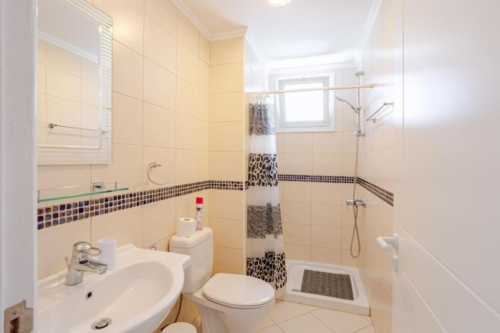 Großes Apartment in idyllischer Anlage, strandnah in Mandria, Paphos