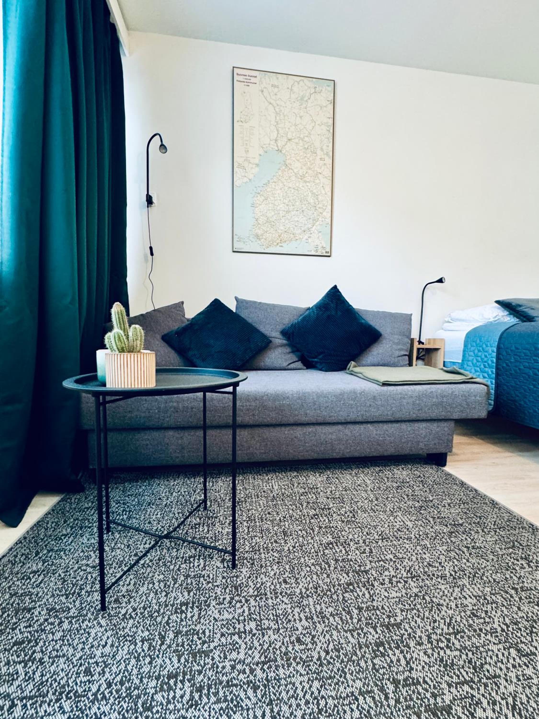 CityReady, Fully Equipped Apartment - Prime Location & Transport Connections