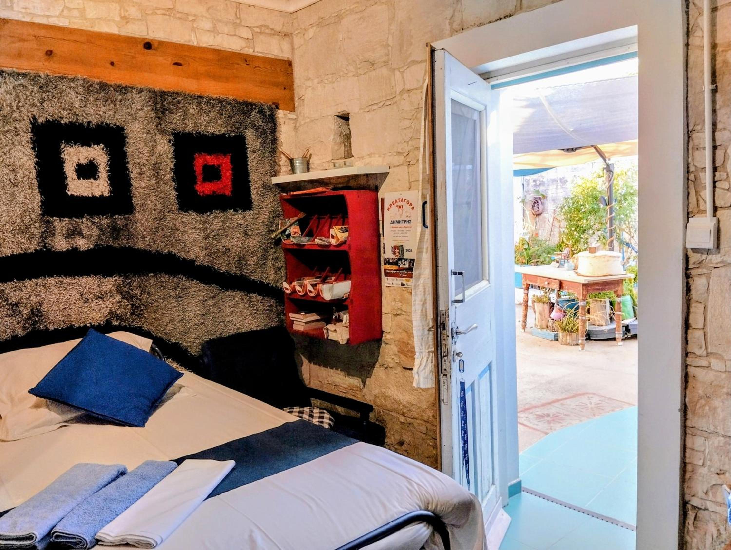 Tzionis Holidays Stonehouse