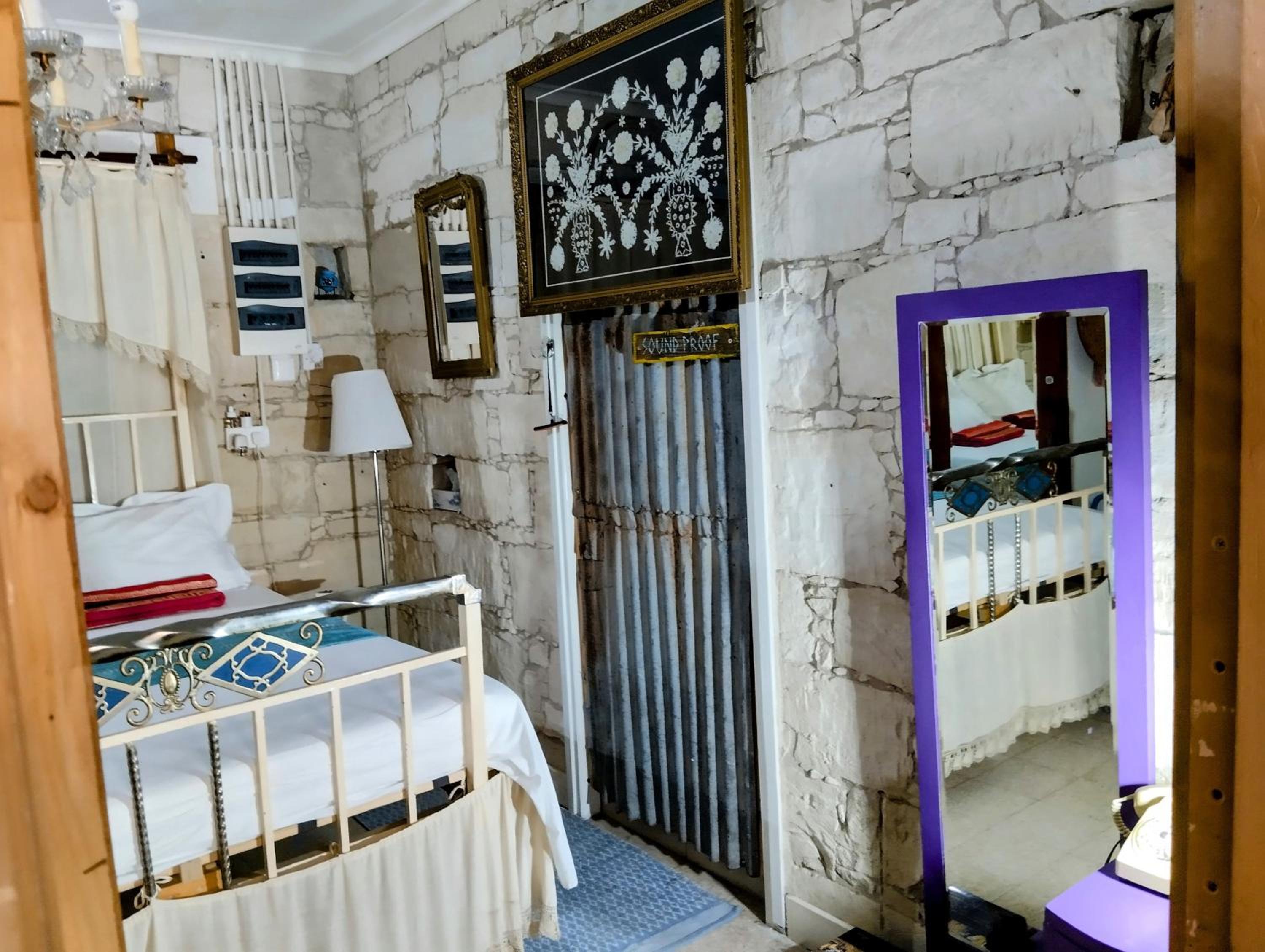 Tzionis Holidays Stonehouse