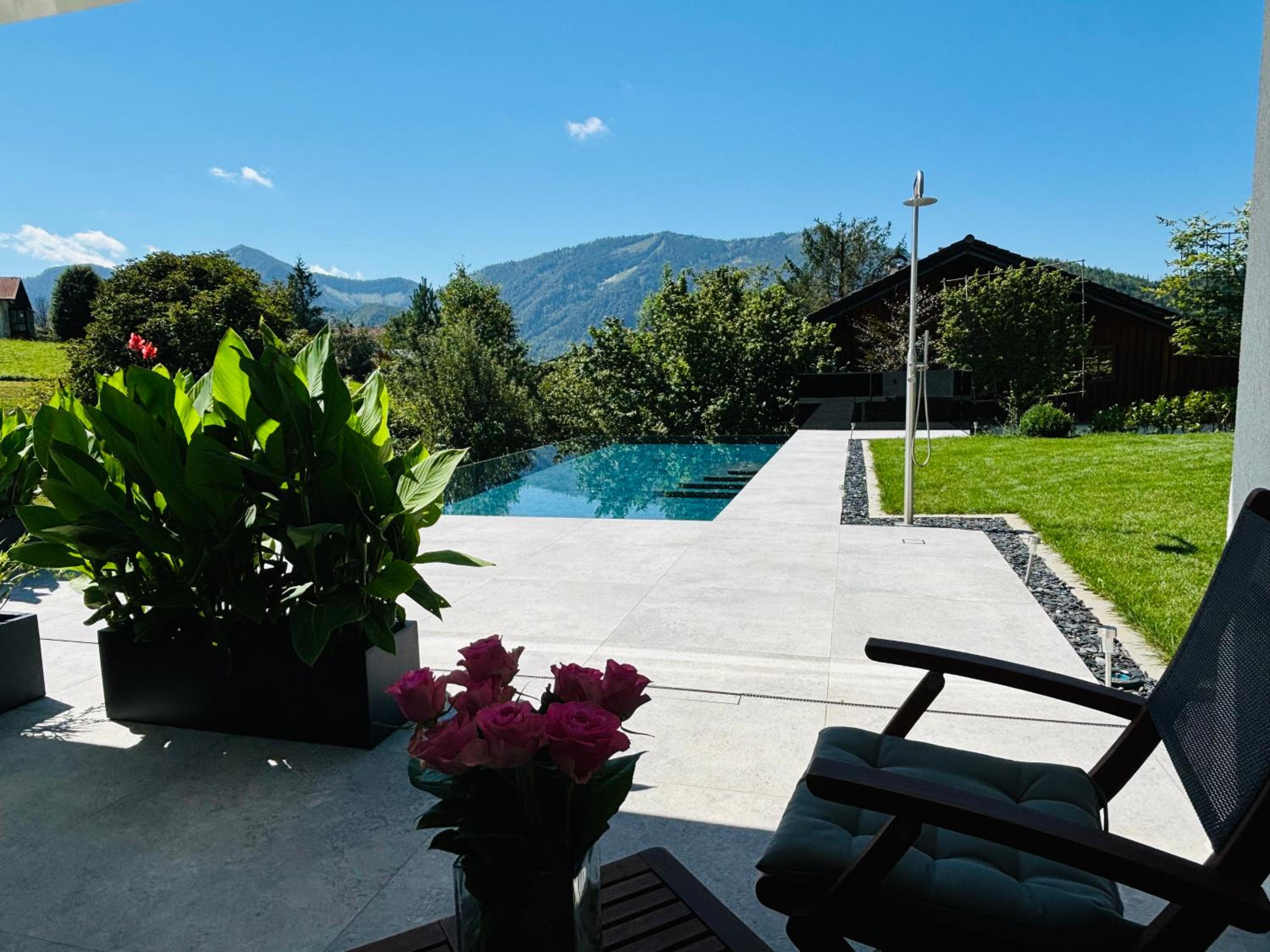 place2be - with infinity pool