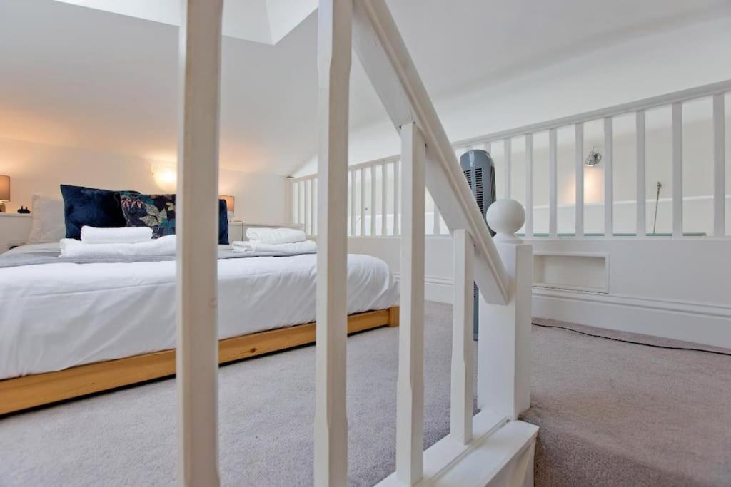 Cosy 2 Bed Modern Mews - Kings Cross