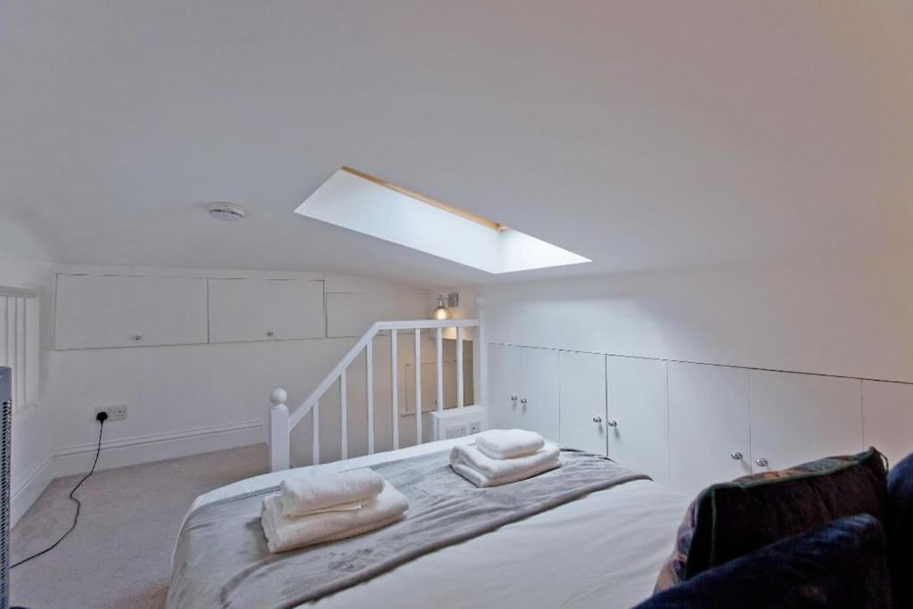 Cosy 2 Bed Modern Mews - Kings Cross