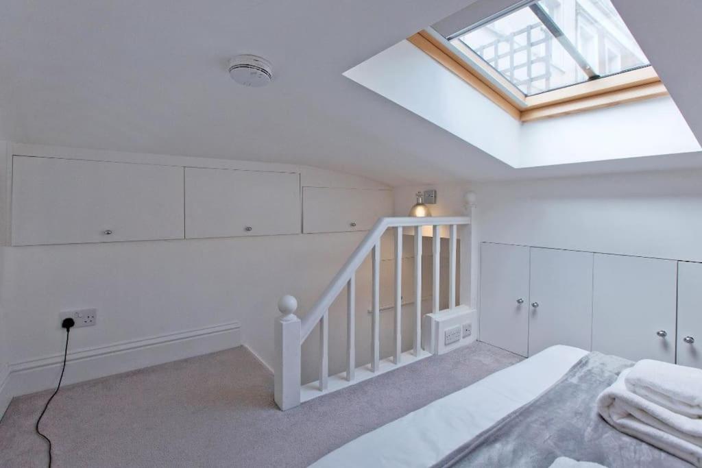 Cosy 2 Bed Modern Mews - Kings Cross
