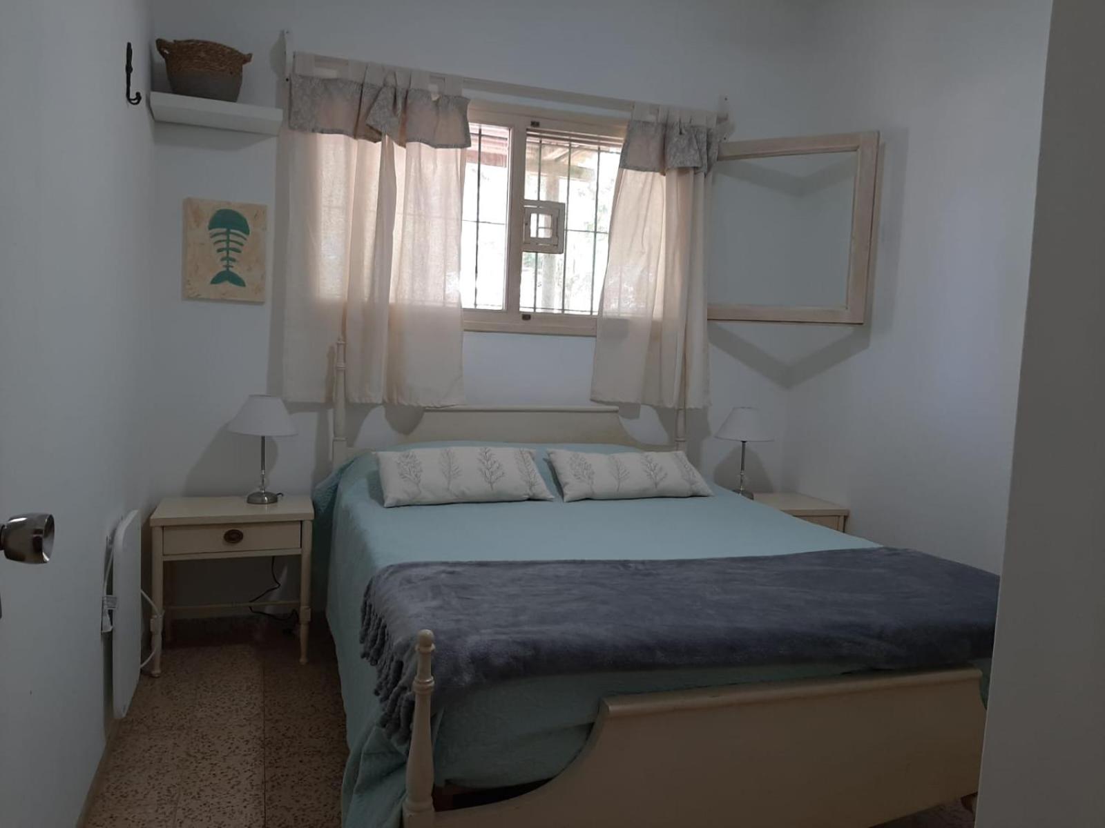 Casa a 3 cuadras del mar, amplio parrillero techado y cochera
