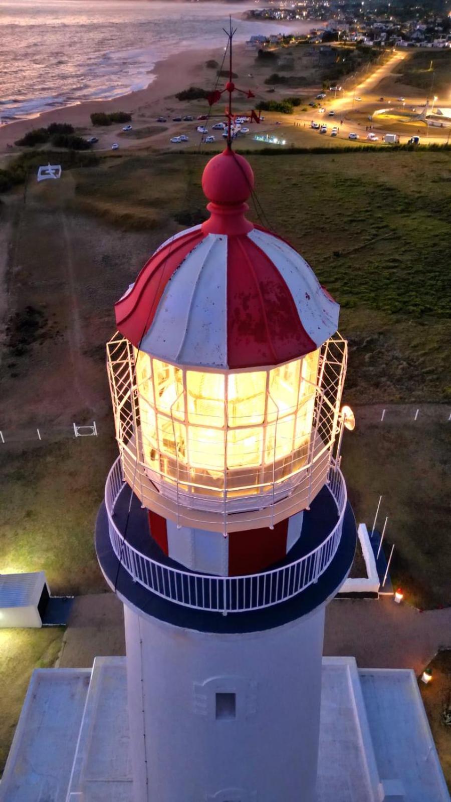 Casa a 3 cuadras del mar, amplio parrillero techado y cochera