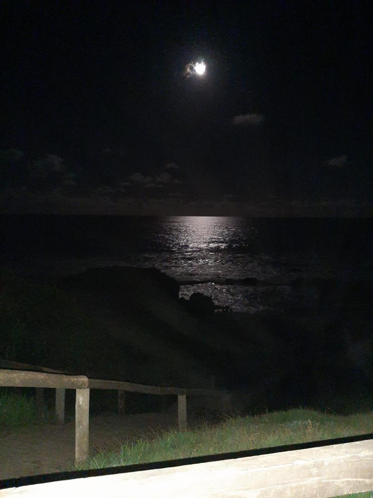 Casa a 3 cuadras del mar, amplio parrillero techado y cochera