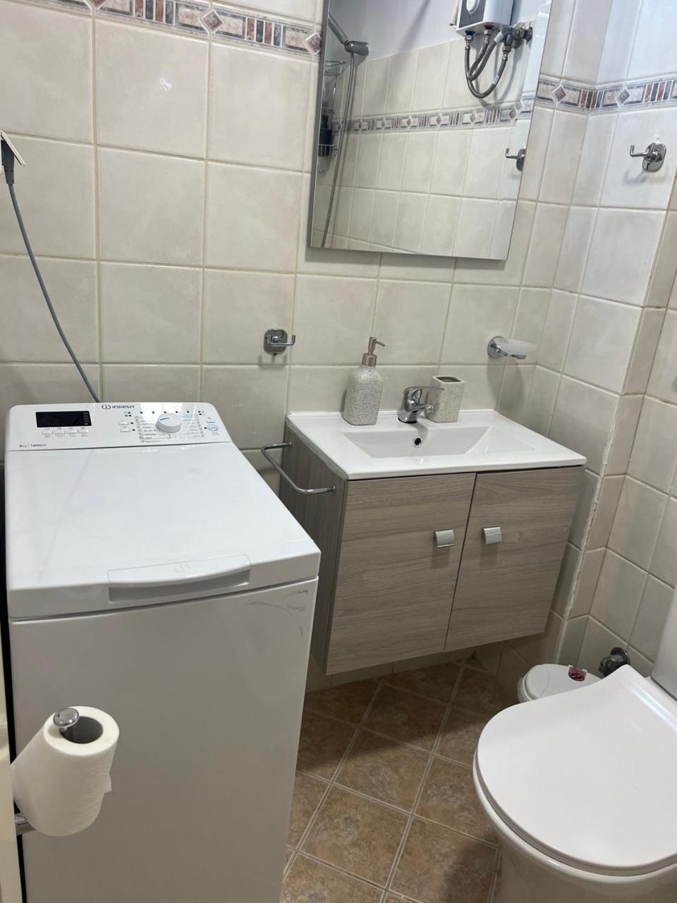 Vouliagmeni Vacations - Studio near the Beach - Property Image 11
