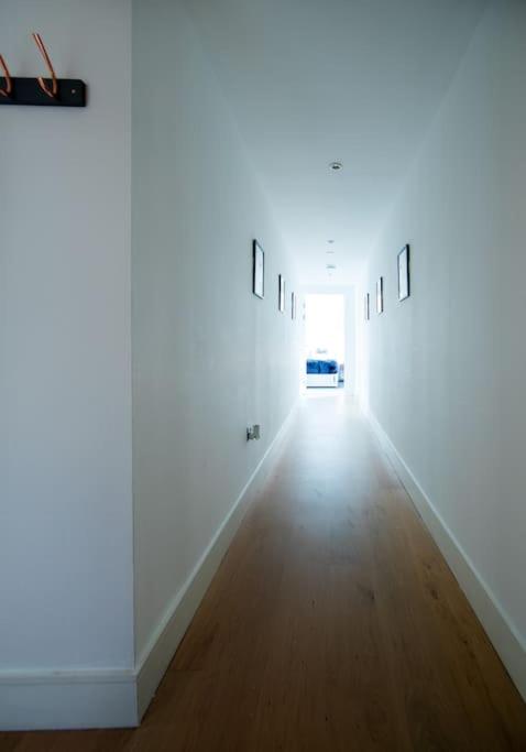 Runway Retreat, close to London Heathrow view 5
