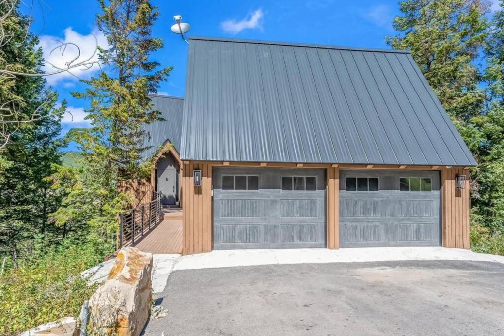 Gorgeous Mountain House with Sauna, Gym, Hot Tub view 2