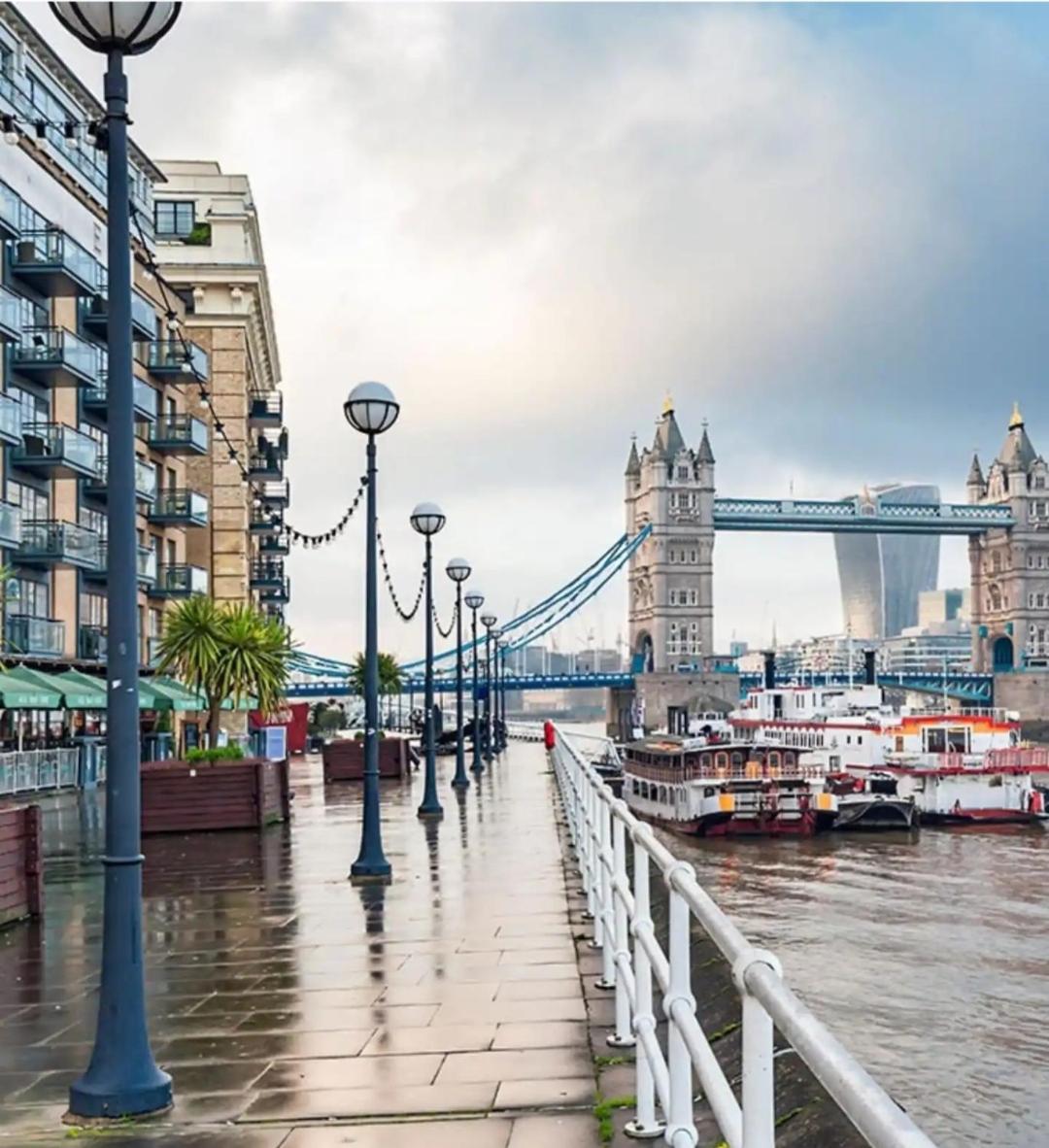 City 2 Bedroom Apartment London Tower Bridge with FREE Secure Gated Parking - Perfect for Long Stay