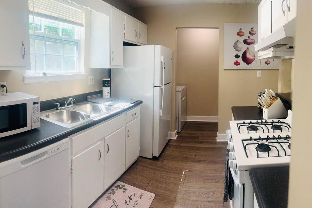 Atlanta Vacations - Cozy home with BBQ -5 min Braves - Property Image 18