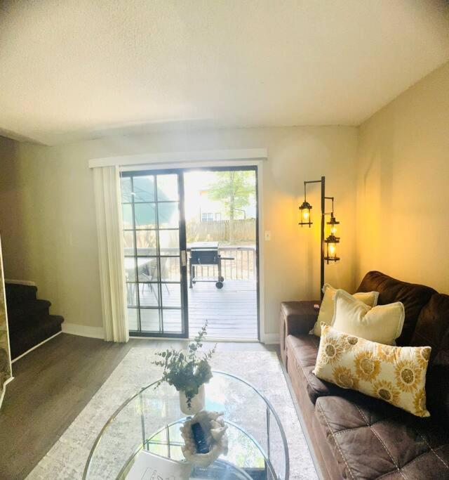 Atlanta Vacations - Cozy home with BBQ -5 min Braves - Property Image 6