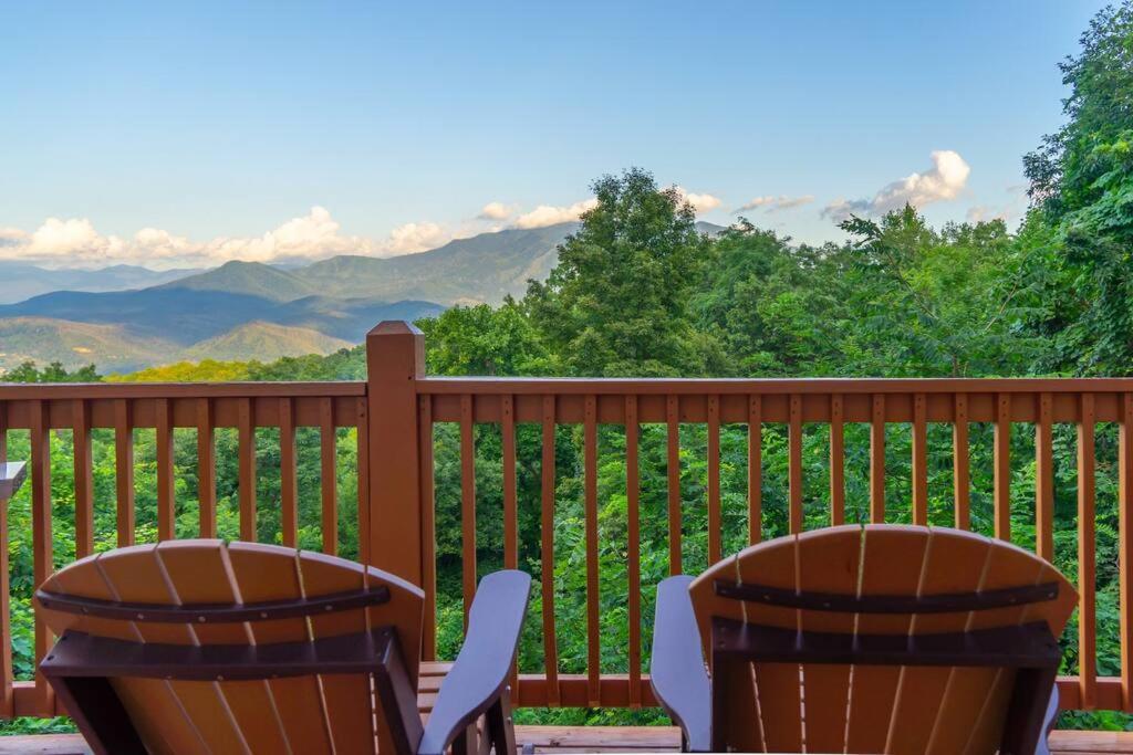 Million Views Theater Hot Tub Game Room