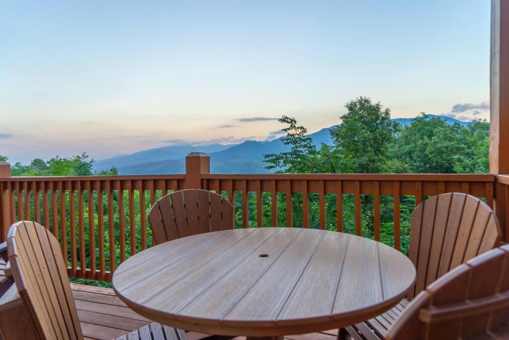 Million Views Theater Hot Tub Game Room