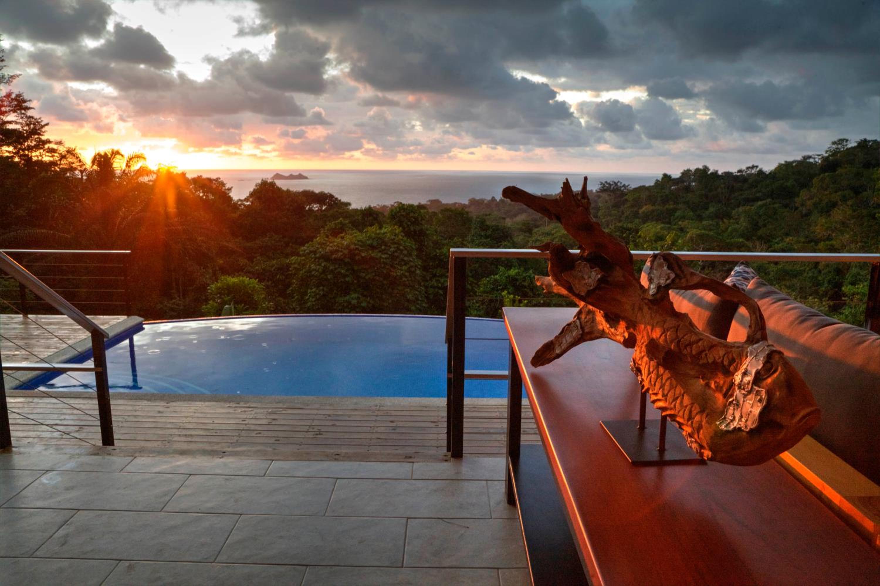 Ocean View Villa With Pool and Spectacular Sunsets