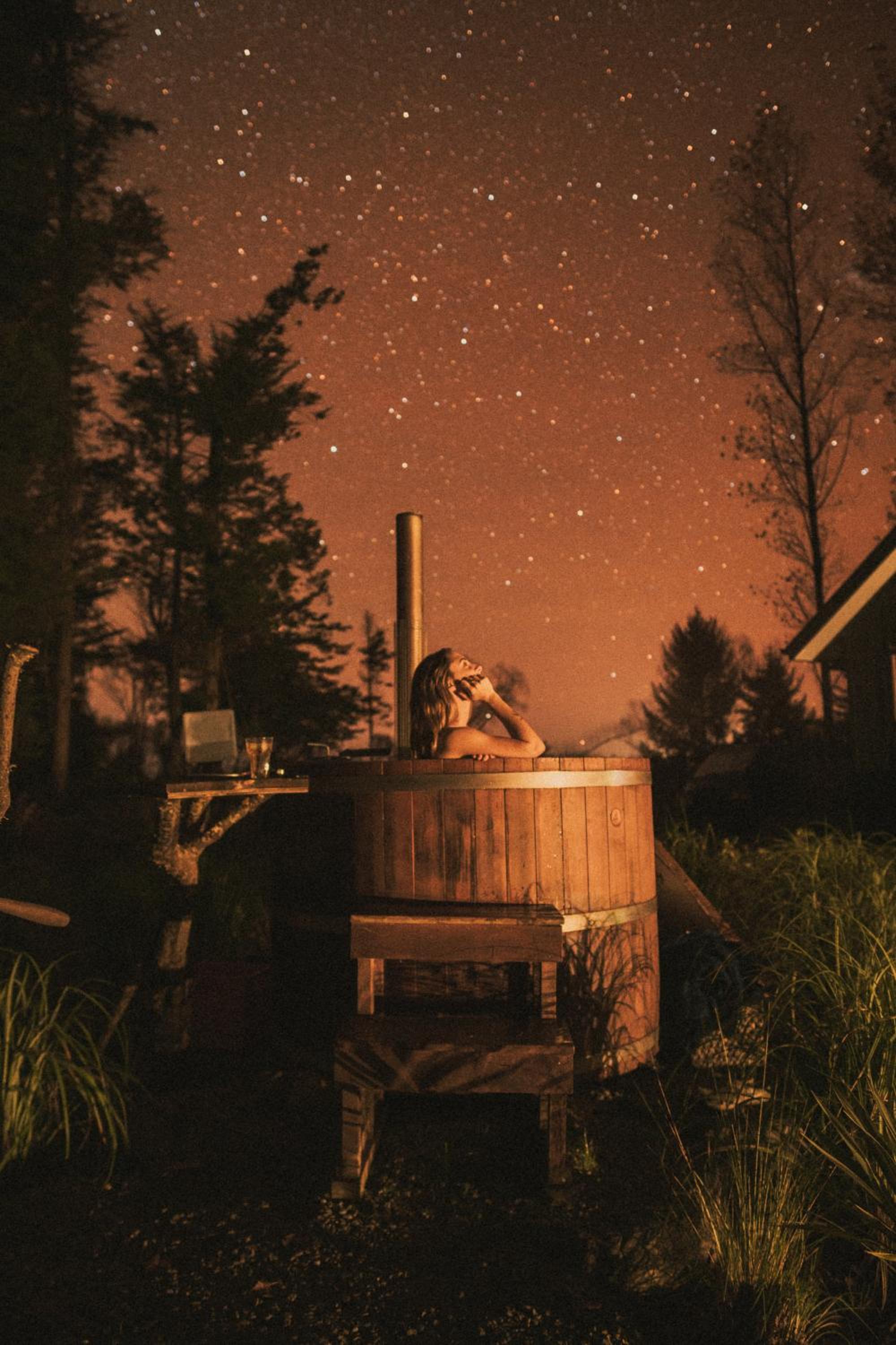 Fiery Peak Eco-Retreat with Stargazing & Hot tub view 5