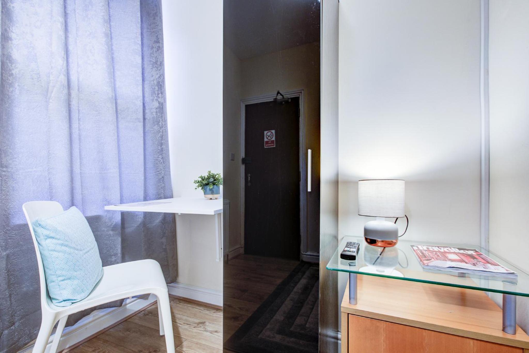 Single Ensuite in SW2 close to Central London — hotel room