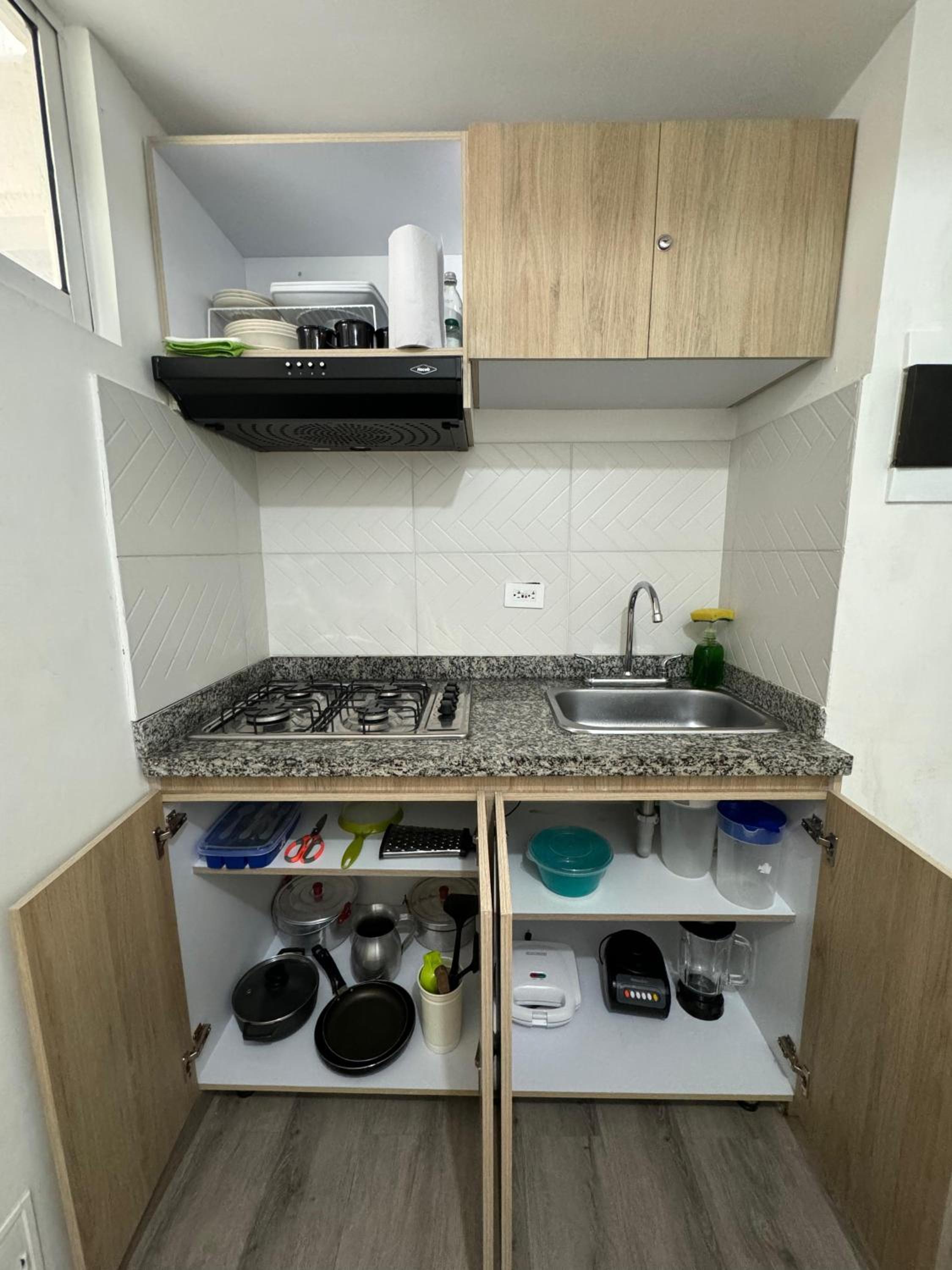 Apartamento moderno con vistas y piscina en la terraza, cerca de playas