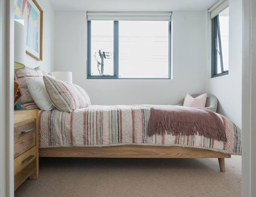 Lux Lakeside Apt - Gold Coast