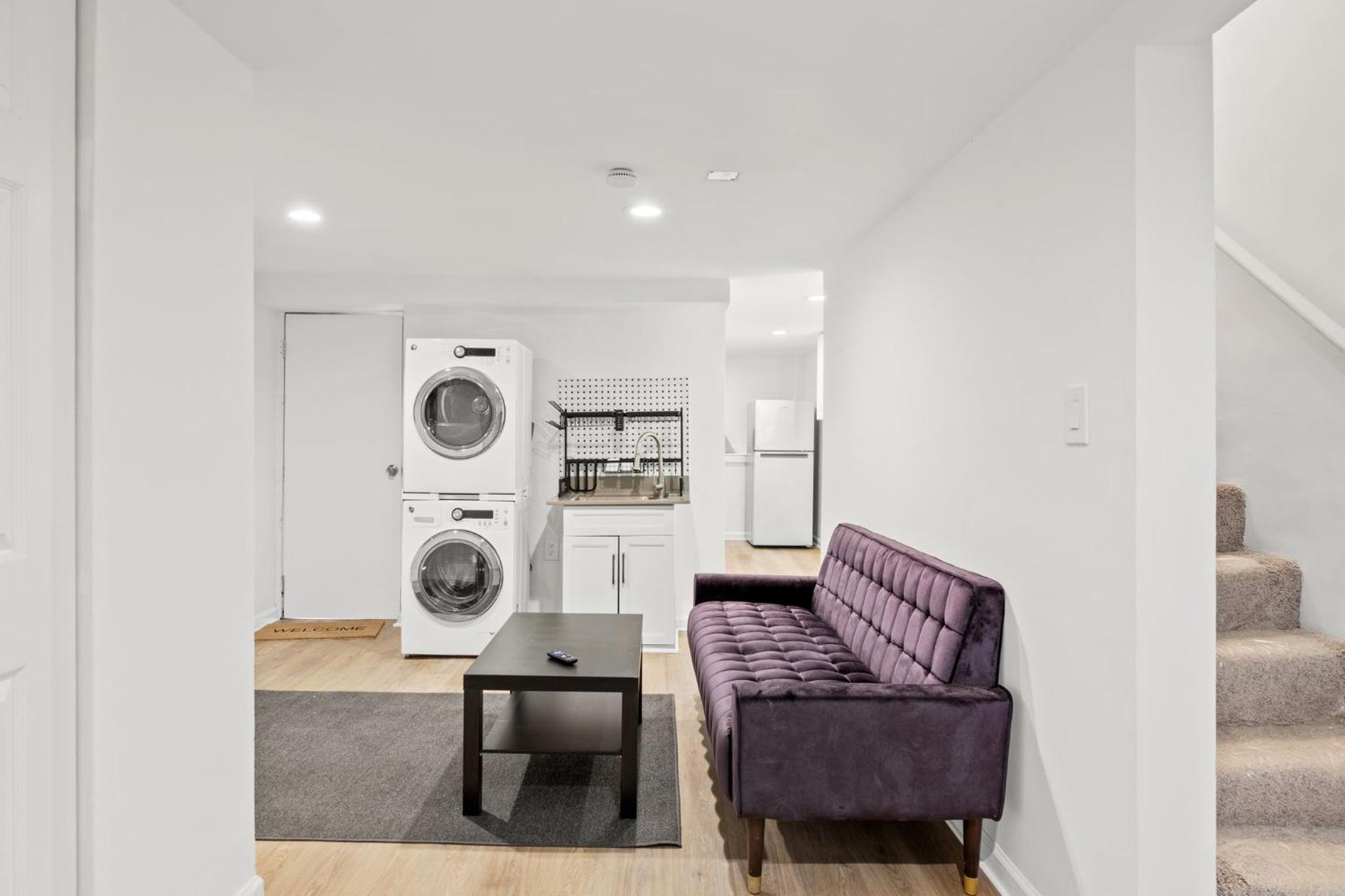Charming 4-bedroom townhome in fabulous Washington with AC, WiFi view 5