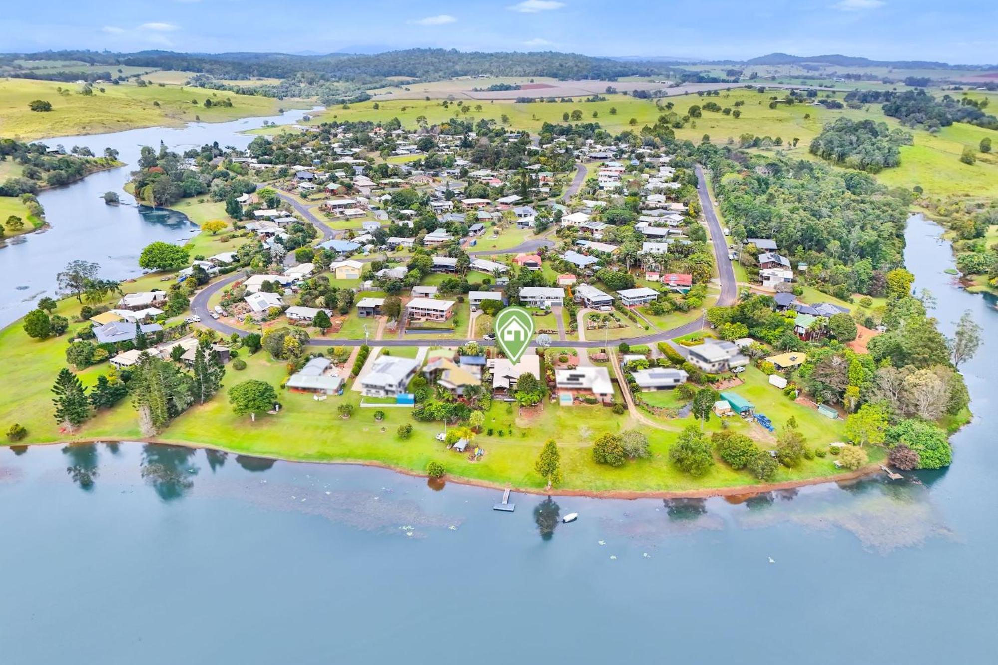LakeSide Tinaroo only 2.5km from Yungaburra town