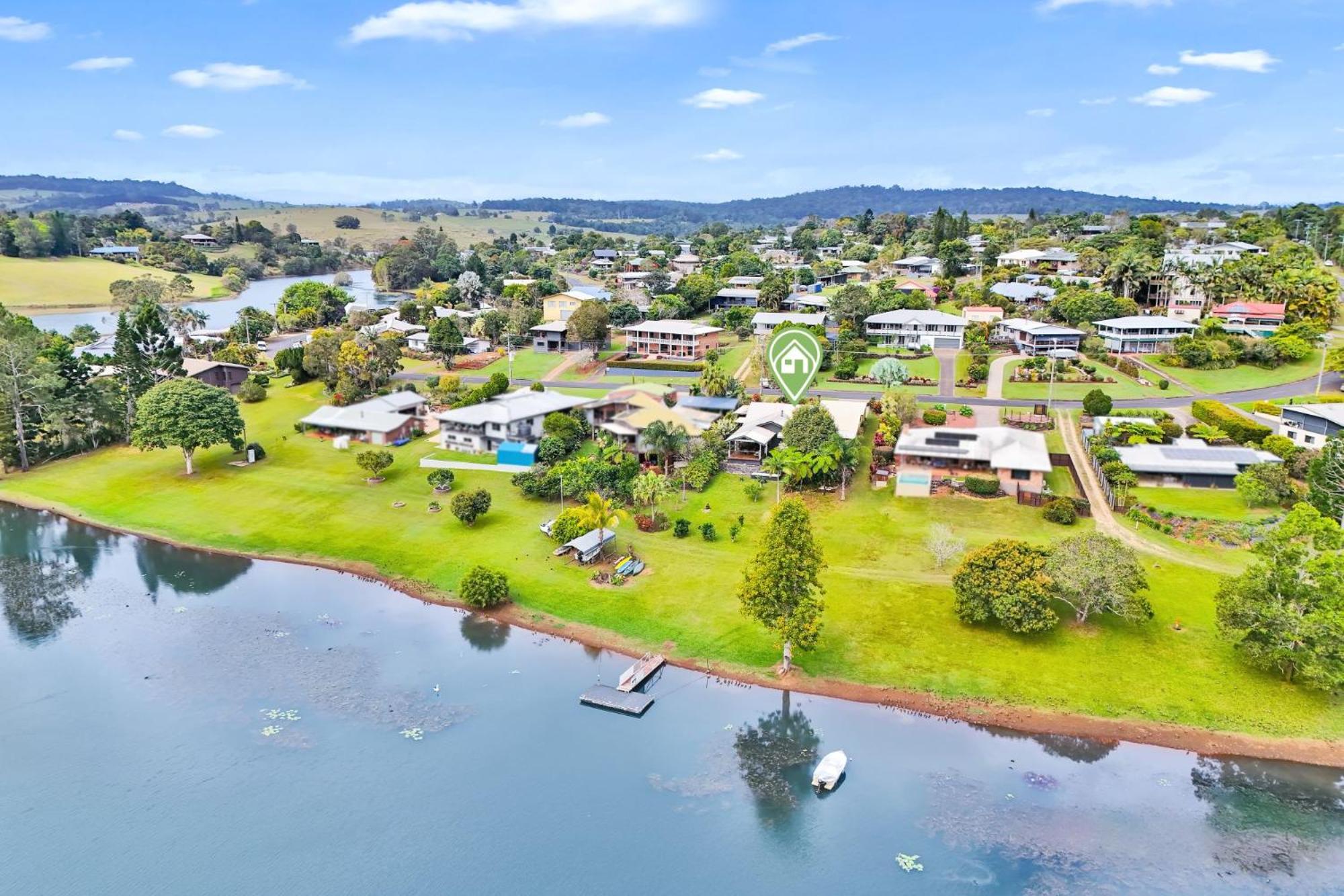 LakeSide Tinaroo only 2.5km from Yungaburra town