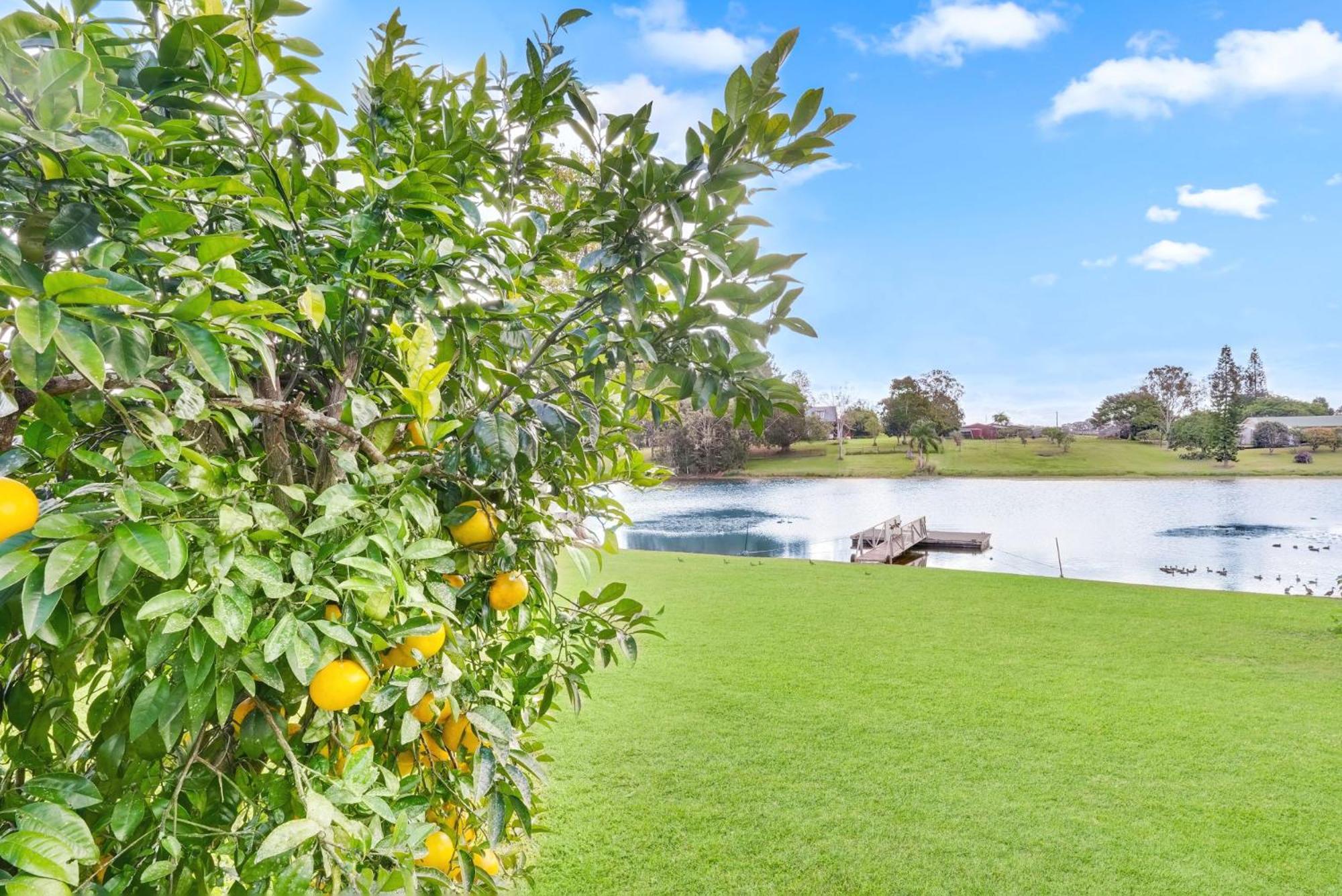 LakeSide Tinaroo only 2.5km from Yungaburra town