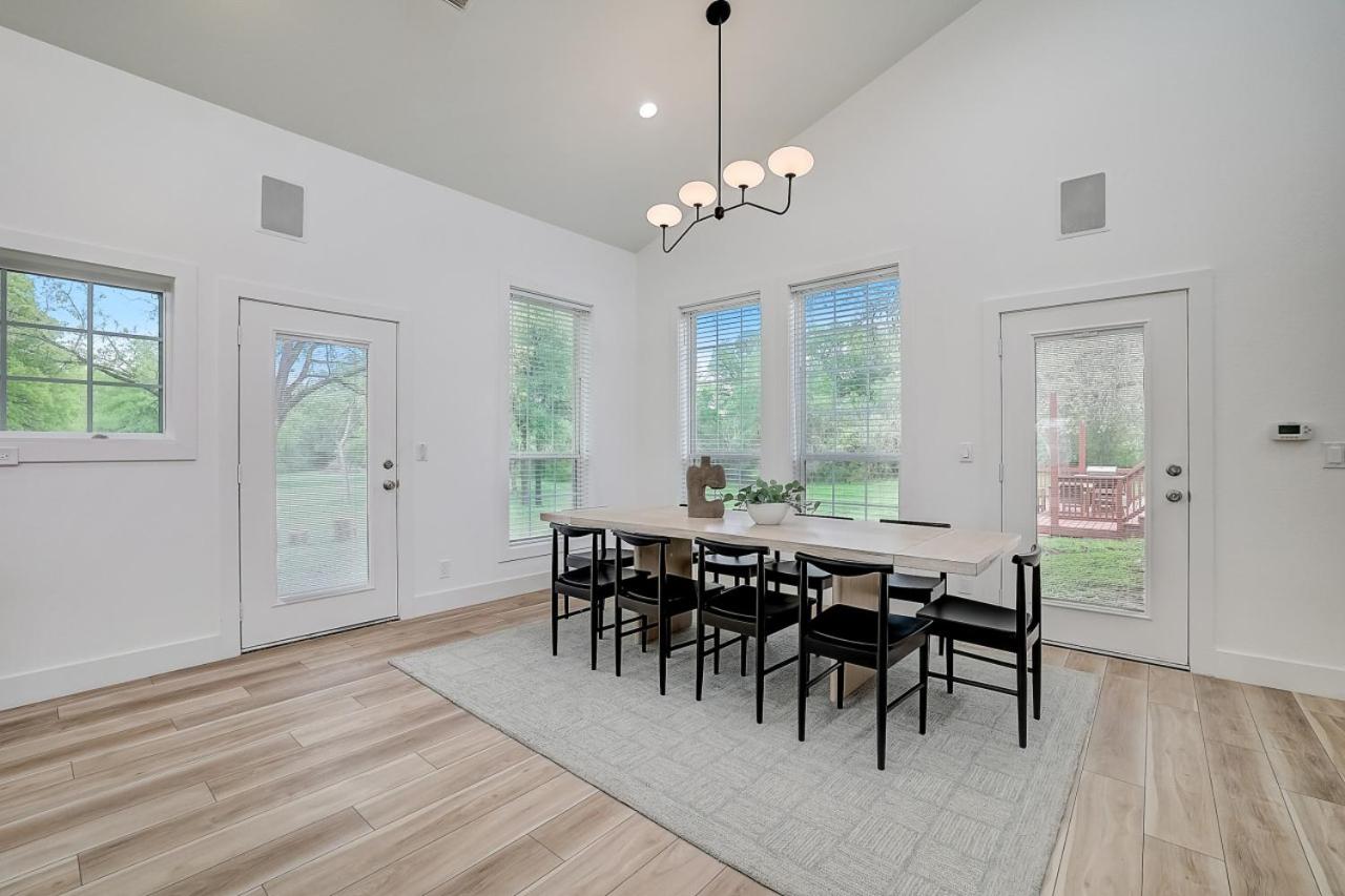 Dunlap Oasis Spacious 5BR 12mi to DT Austin view 4