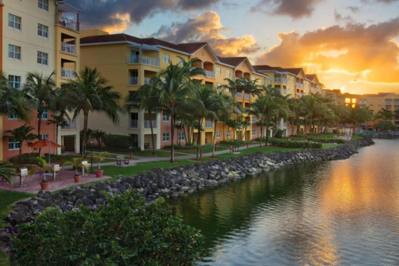 Marriott Villas at Doral 2BD sleeps 8