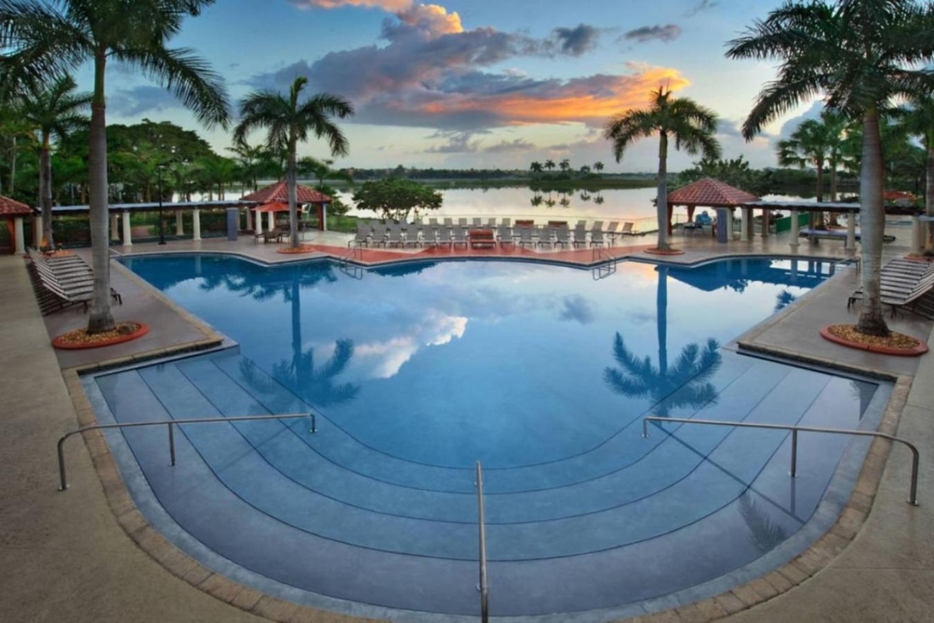 Marriott Villas at Doral 2BD sleeps 8