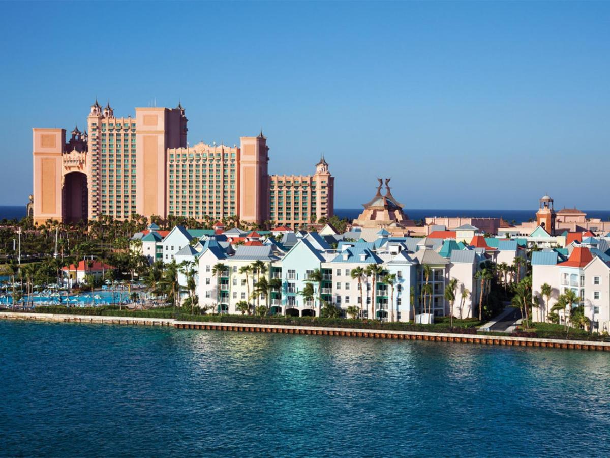 Beautiful resort 1BD condo with amazing resort amenities pool, kiddie pool, and more