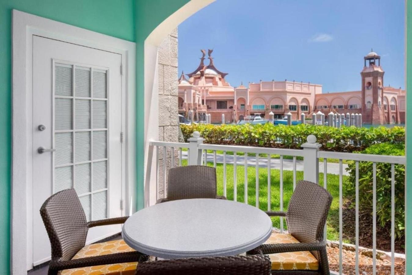 Beautiful resort 1BD condo with amazing resort amenities pool, kiddie pool, and more