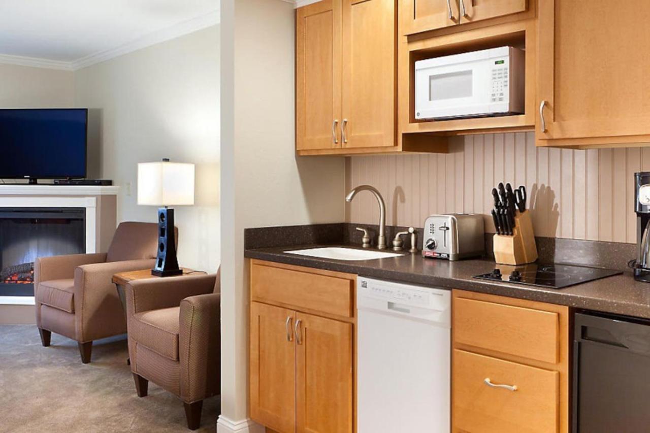 Visit the beautiful Northeast scenery in this Studio Apt with resort amenities view 5